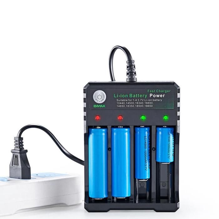 Cigarette electronique Vapotage Vape : Chargeur 4 Ram USB pour accus batterie 18650,21700,18350 (BMAX)